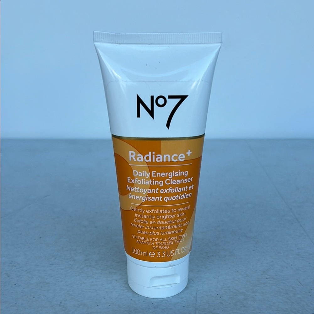 [2 Pack] No7 Radiance+ Daily Energising Exfoliating Cleanser